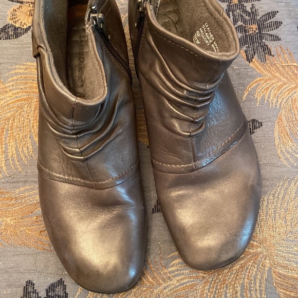 New SIZE 8 Booties in Brown  by Earth Origins all leather - Picture 6 of 9